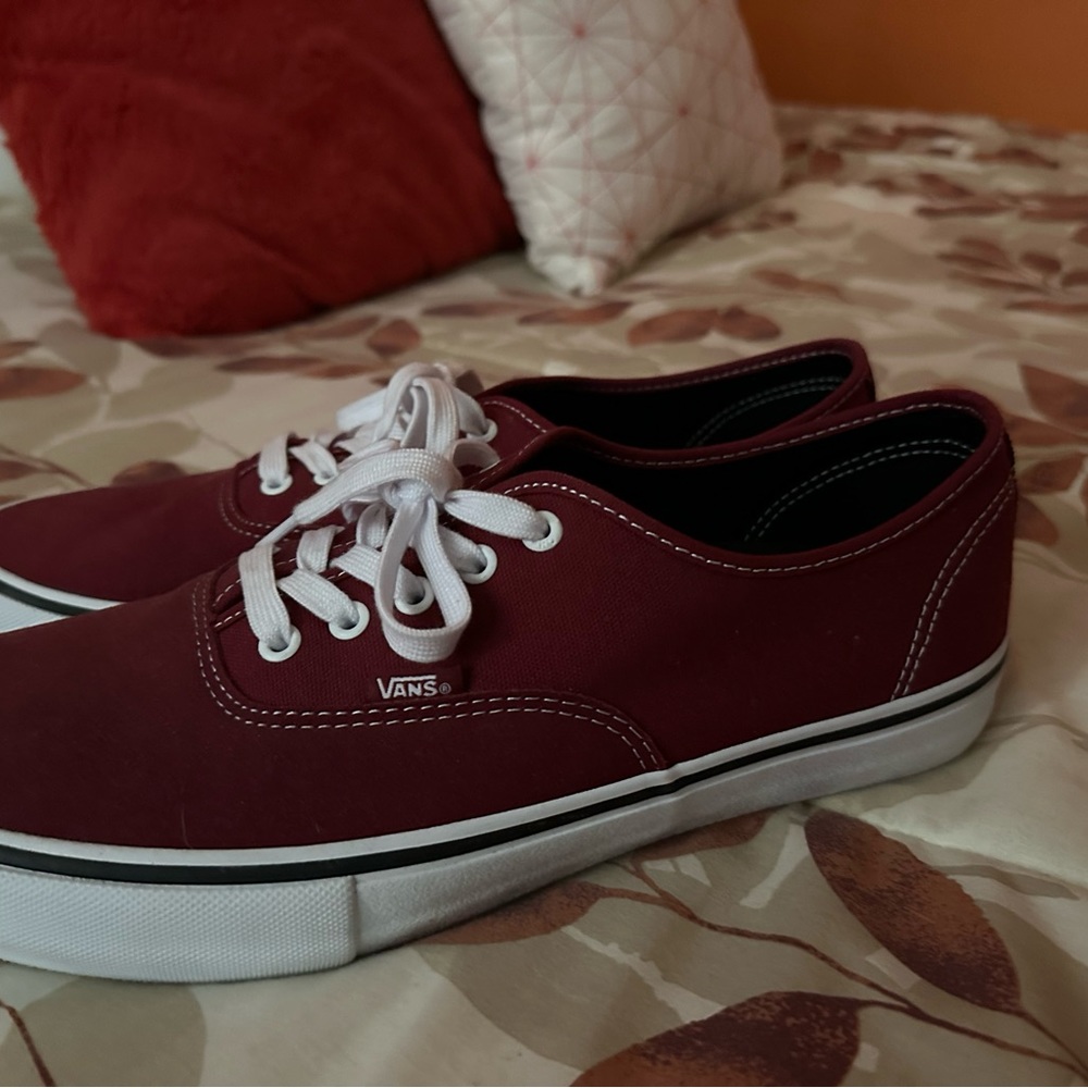 Vans low pro Cush/ Maroon color/ Like new / Worn once